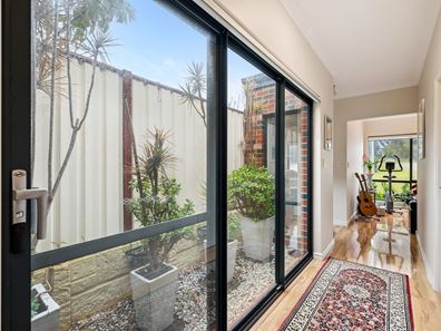 1 Mclarty Street, Cloverdale WA 6105