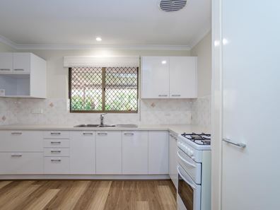 6/9 Durling Place, Kelmscott WA 6111