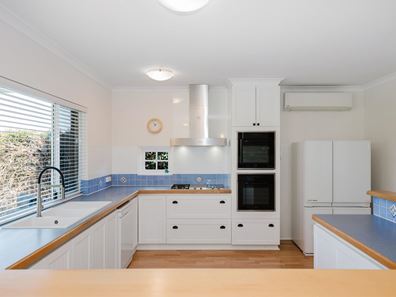 3 Muir Street, Halls Head WA 6210