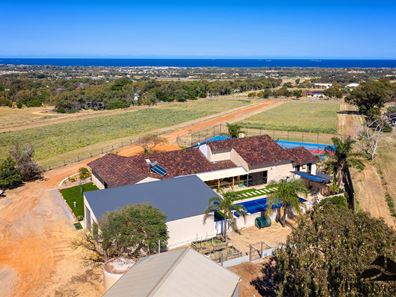 48 Arnold Road, Waggrakine WA 6530