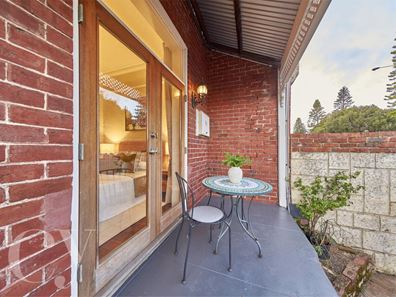 38 Tydeman Road, North Fremantle WA 6159