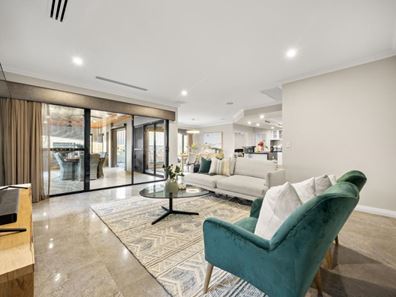 18 Tulum Approach, Iluka WA 6028