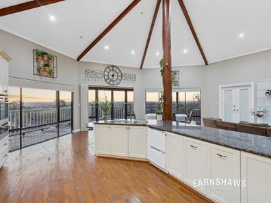 81 Swan View Road, Swan View WA 6056