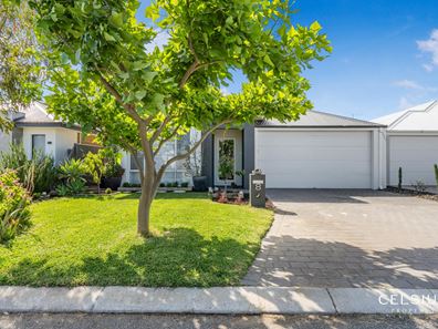 8 Rockvale Crescent, Harrisdale WA 6112