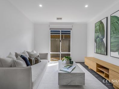 8 Rockvale Crescent, Harrisdale WA 6112