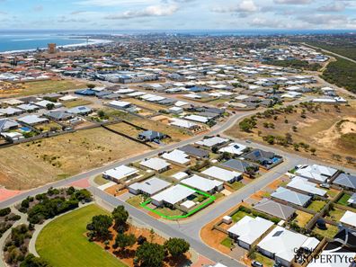 6 Herbert Street, Wandina WA 6530