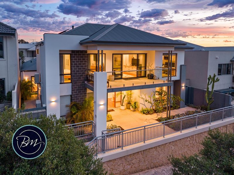 10 Huntress Avenue, North Coogee WA 6163
