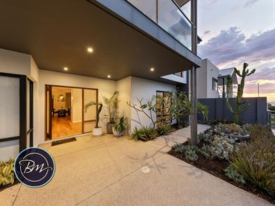 10 Huntress Avenue, North Coogee WA 6163