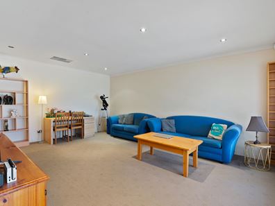 61 Regency Avenue, Madeley WA 6065