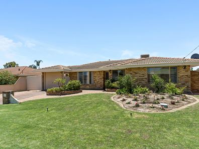 3 Ainstey Close, Seville Grove WA 6112