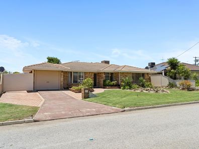3 Ainstey Close, Seville Grove WA 6112