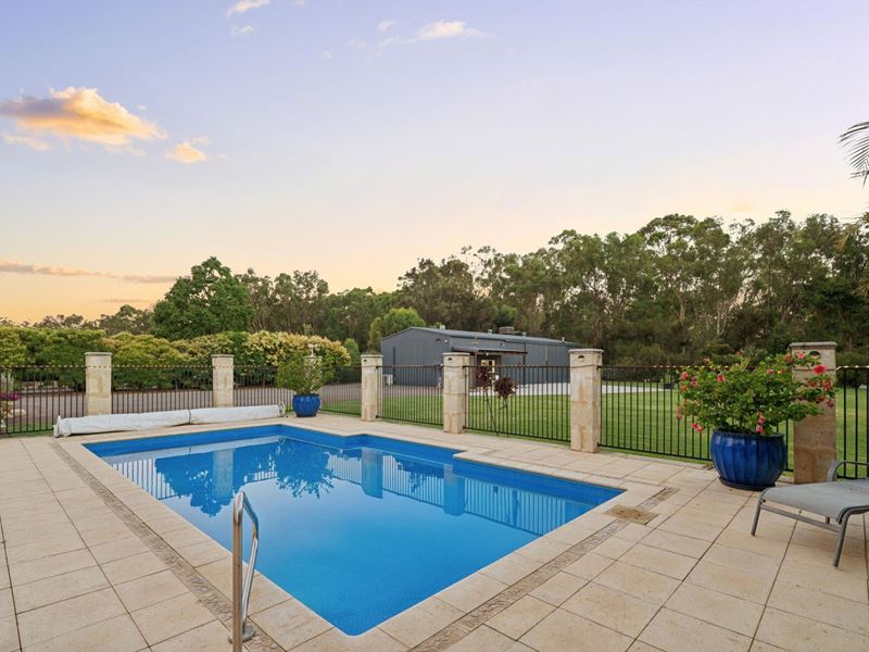 18 Eurythmic Road, Byford