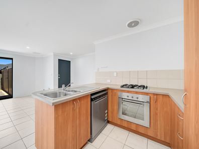 3/8 Davies Street, East Cannington WA 6107