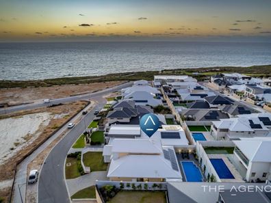 4 Crowsnest Way, Jindalee WA 6036