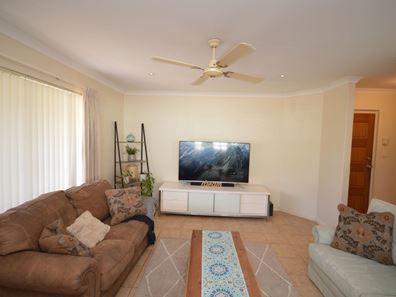1/5 Reynolds Avenue, Greenfields WA 6210