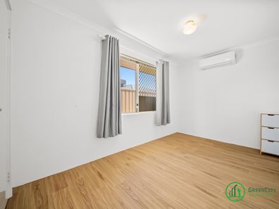 2A Dulverson Place, South Lake WA 6164