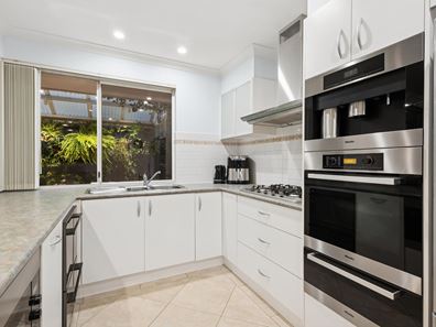 3/243 Labouchere Road, Como WA 6152