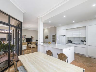 3 Potter Avenue, Salter Point WA 6152