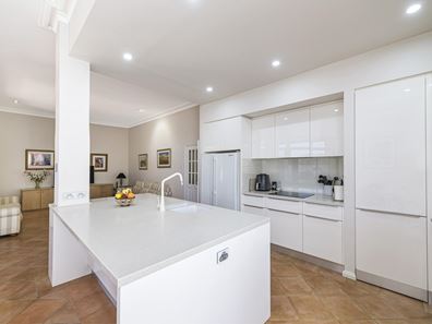 3 Potter Avenue, Salter Point WA 6152