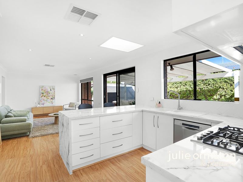 35 Adenandra Way, Greenwood