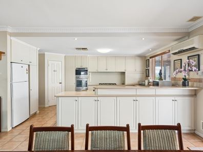17 Mossfiel Retreat, Landsdale WA 6065