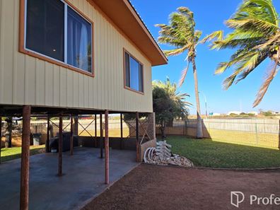 14 James Street, Carnarvon WA 6701