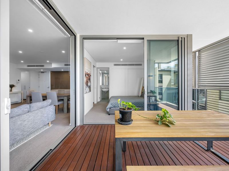 211/8 Moreau Parade, East Perth