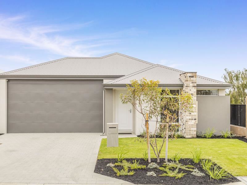 2 Littabella Road, Clarkson