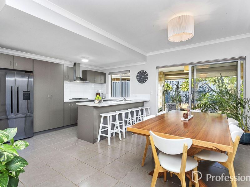 8 Popolo Place, Pearsall