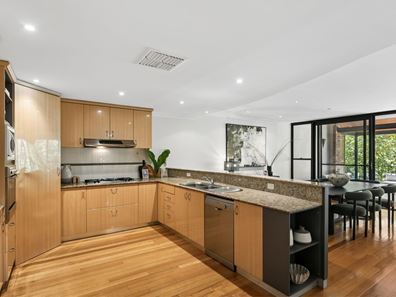 9/7 Centro Avenue, Subiaco WA 6008
