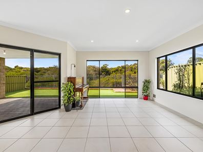 15 Verdant Crescent, Seville Grove WA 6112