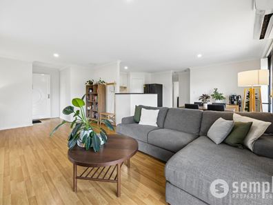 10A Makjanich Place, Success WA 6164