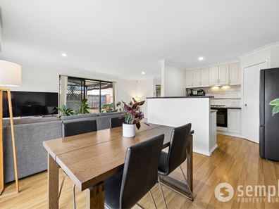 10A Makjanich Place, Success WA 6164