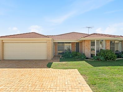 33 Montebourg Meander, Port Kennedy WA 6172