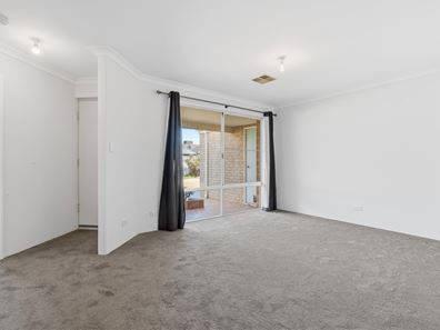 33 Montebourg Meander, Port Kennedy WA 6172