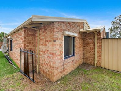 11 Moysey Court, Parmelia WA 6167