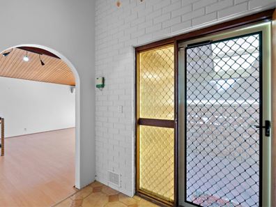 11 Moysey Court, Parmelia WA 6167