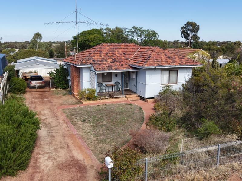 10 Charlton  Street, Quairading