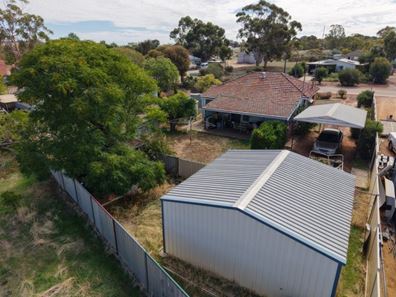 10 Charlton  Street, Quairading WA 6383