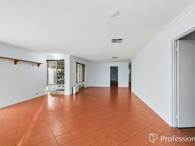 8 Honeyeater Glade, Huntingdale WA 6110