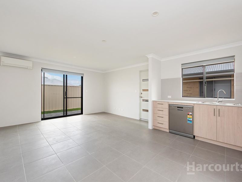 6B Somerset Way, Lakelands WA 6180
