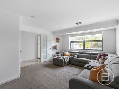 17 Ingvarson Way, Bibra Lake WA 6163