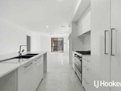 24 Uluwatu Crescent, Eglinton WA 6034