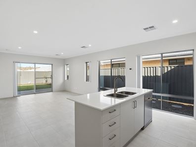 24 Peregrine Road, Eglinton WA 6034