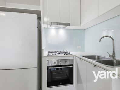 401/17 Malata Crescent, Success WA 6164