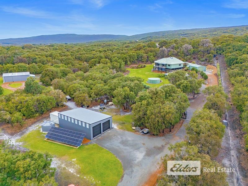 33 Diamond  Street, Little Grove WA 6330