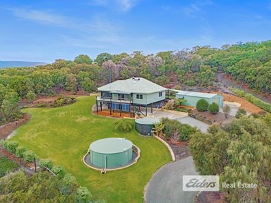 33 Diamond  Street, Little Grove WA 6330