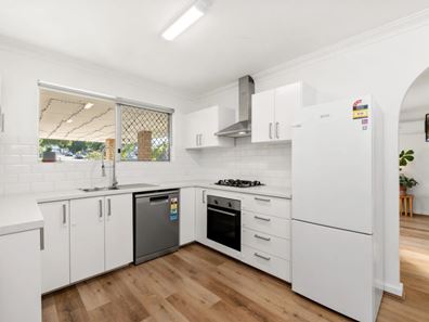 2/120 Gilbertson Road, Kardinya WA 6163