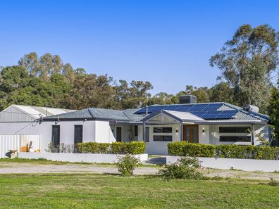 5 Mcneill Road, Champion Lakes WA 6111