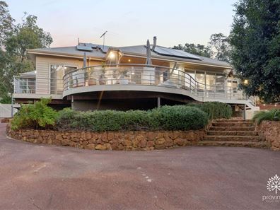 18A Mundaring Weir Road, Kalamunda WA 6076